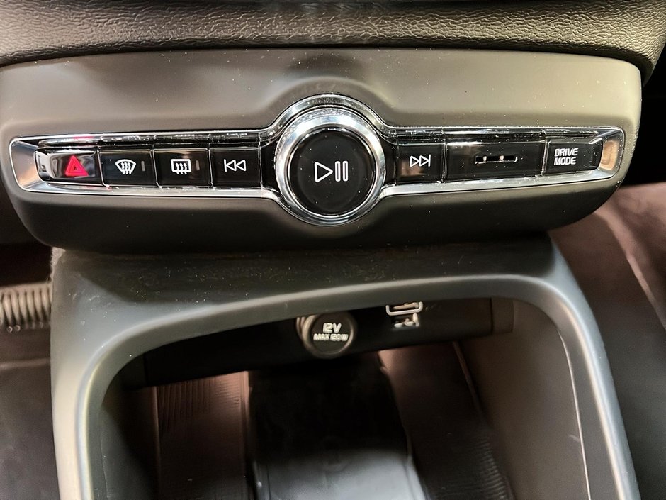 2022 Volvo XC40 T5 MOMENTUM CUIR TOIT PANO NAV-15