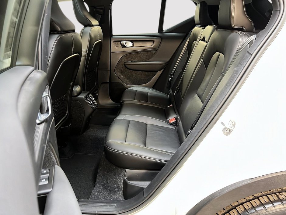 2022 Volvo XC40 T5 MOMENTUM CUIR TOIT PANO NAV-8