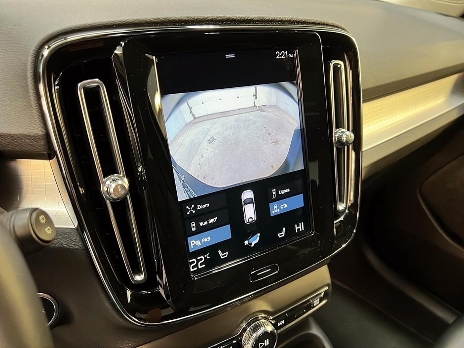 2022 Volvo XC40 T5 MOMENTUM CUIR TOIT PANO NAV-17