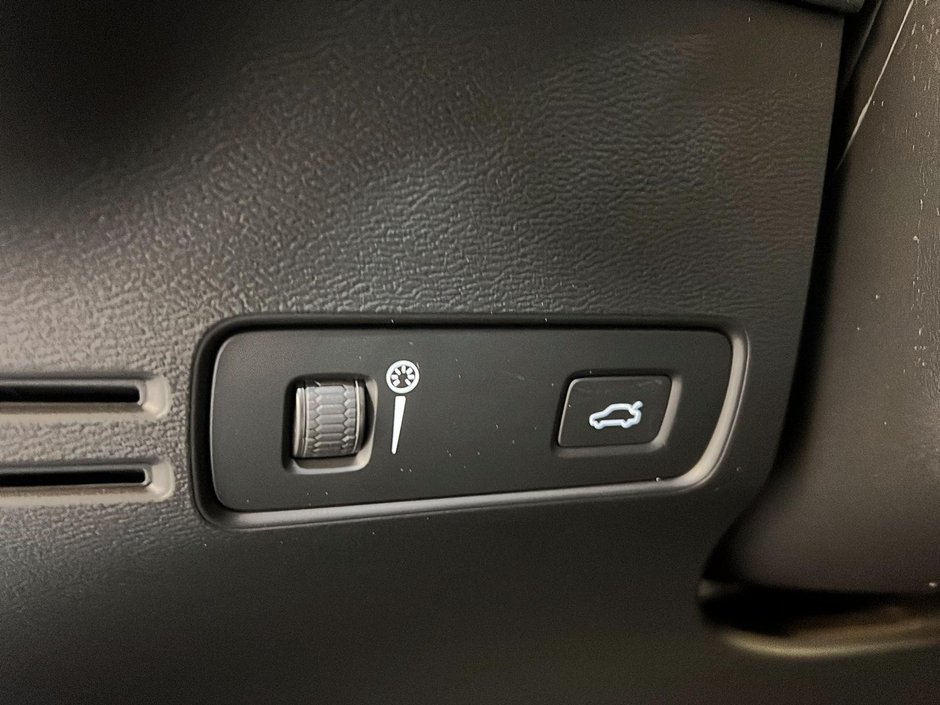 2022 Volvo XC40 T5 MOMENTUM CUIR TOIT PANO NAV-22