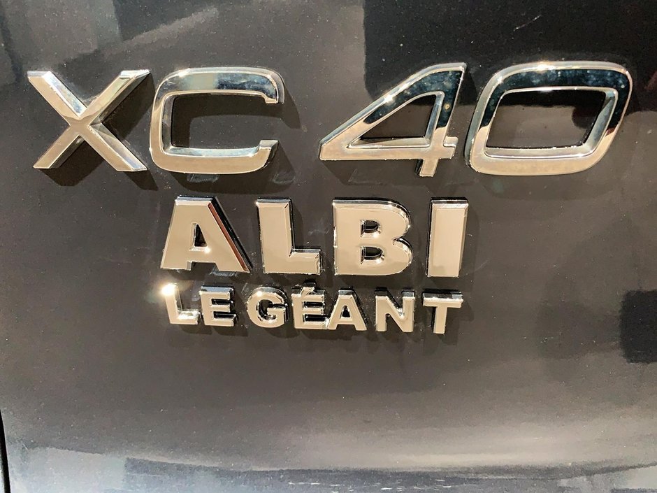 2022 Volvo XC40 RECHARGE ULTIMATE TOIT PANO NAV 4RM-16