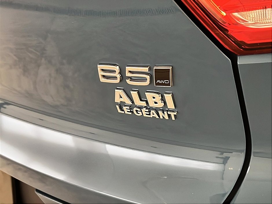 Volvo XC40 B5 PLUS CUIR TOIT PANO NAV 4RM 2023-27