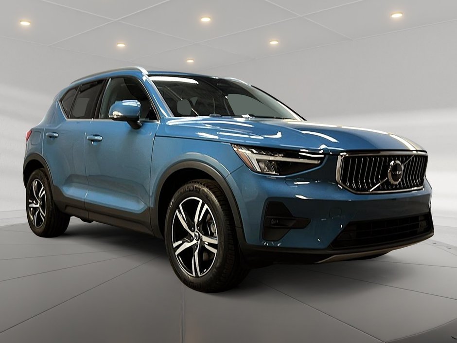 Volvo XC40 B5 PLUS CUIR TOIT PANO NAV 4RM 2023-2