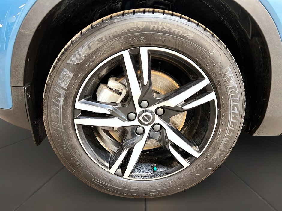 Volvo XC40 B5 PLUS CUIR TOIT PANO NAV 4RM 2023-30