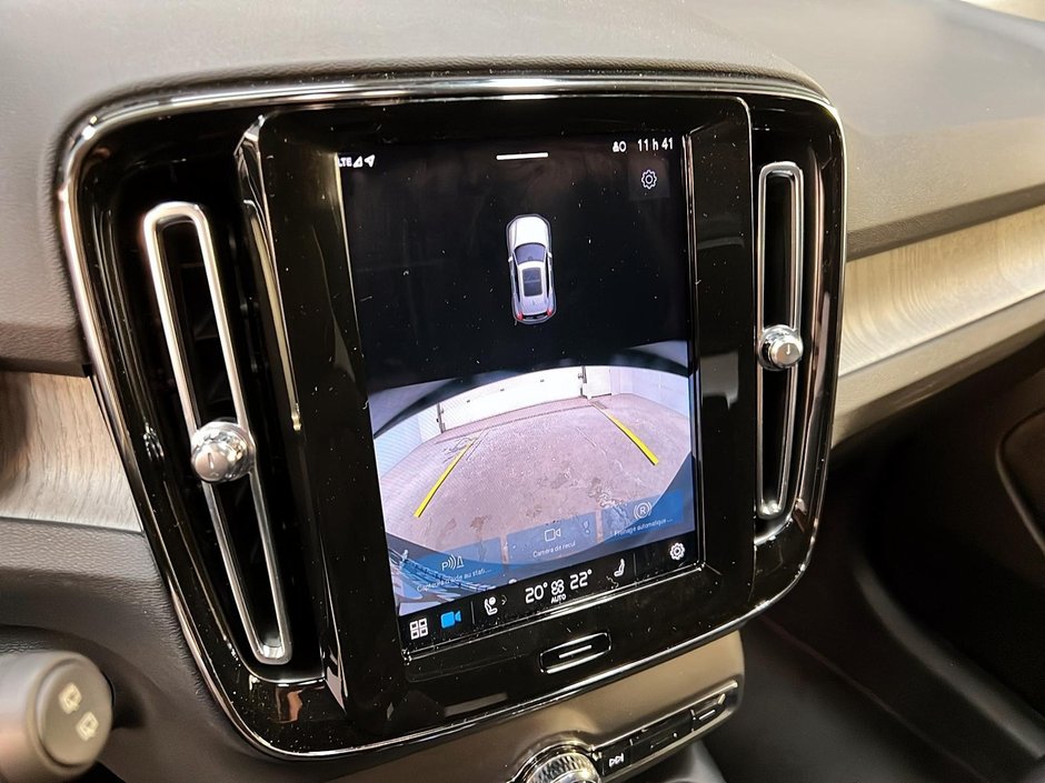 Volvo XC40 B5 PLUS CUIR TOIT PANO NAV 4RM 2023-17