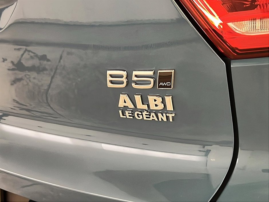 Volvo XC40 B5 PLUS CUIR TOIT PANO NAV 4RM 2023-29
