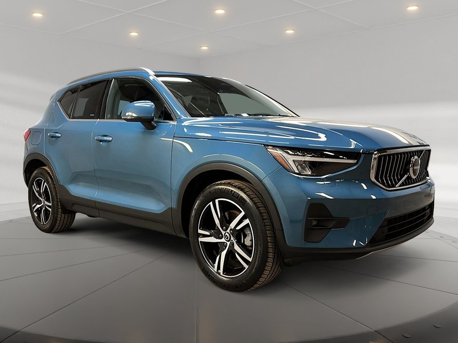 Volvo XC40 B5 PLUS CUIR TOIT PANO NAV 4RM 2023-2