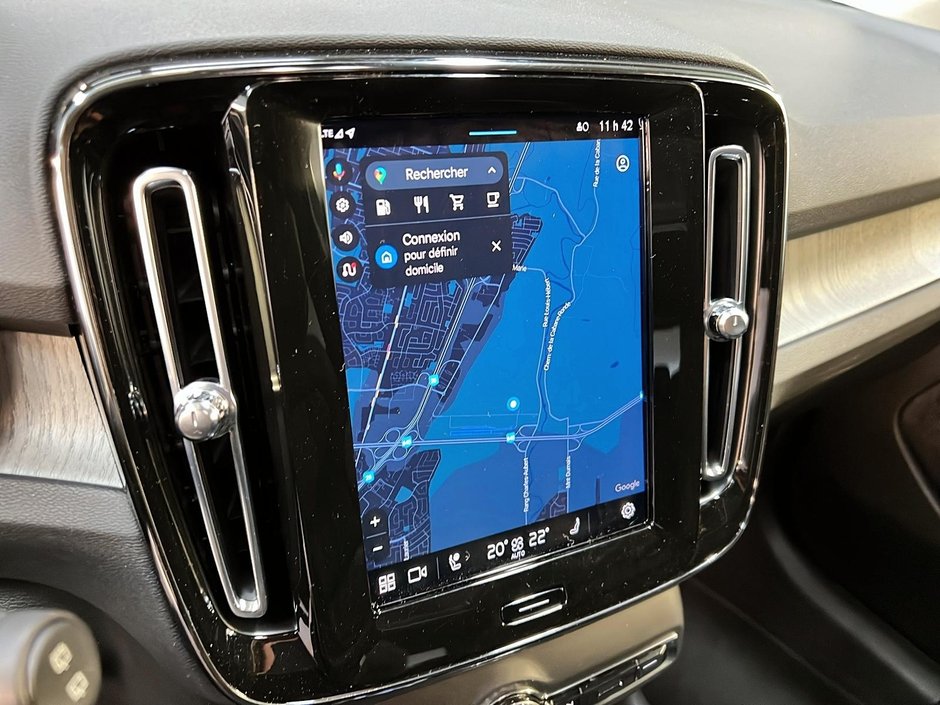 Volvo XC40 B5 PLUS CUIR TOIT PANO NAV 4RM 2023-18