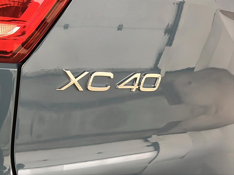 Volvo XC40 B5 PLUS CUIR TOIT PANO NAV 4RM 2023-27
