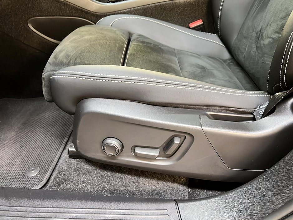 Volvo XC40 TWIN RECHARGE PLUS TOIT PANO NAV 4RM 2023-24