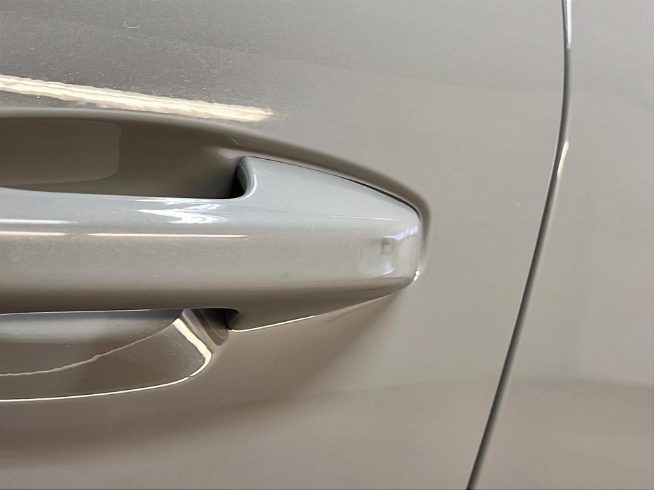 Volvo XC40 TWIN RECHARGE PLUS TOIT PANO NAV 4RM 2023-25