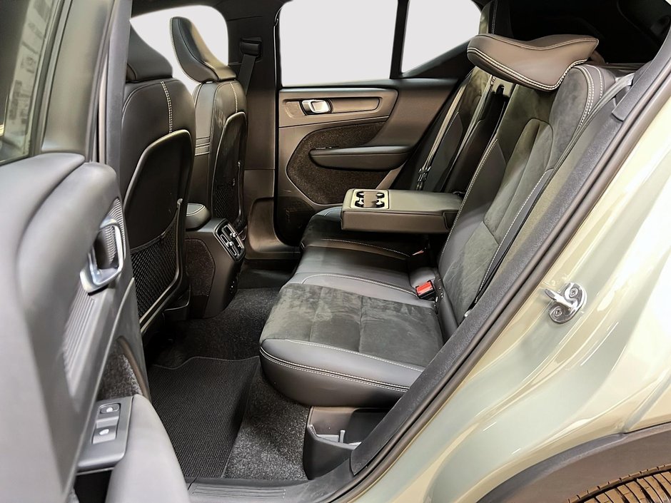 Volvo XC40 TWIN RECHARGE PLUS TOIT PANO NAV 4RM 2023-8