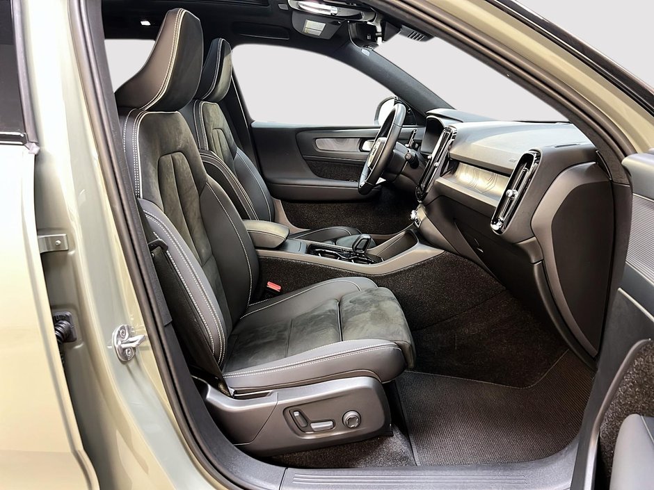 Volvo XC40 TWIN RECHARGE PLUS TOIT PANO NAV 4RM 2023-7