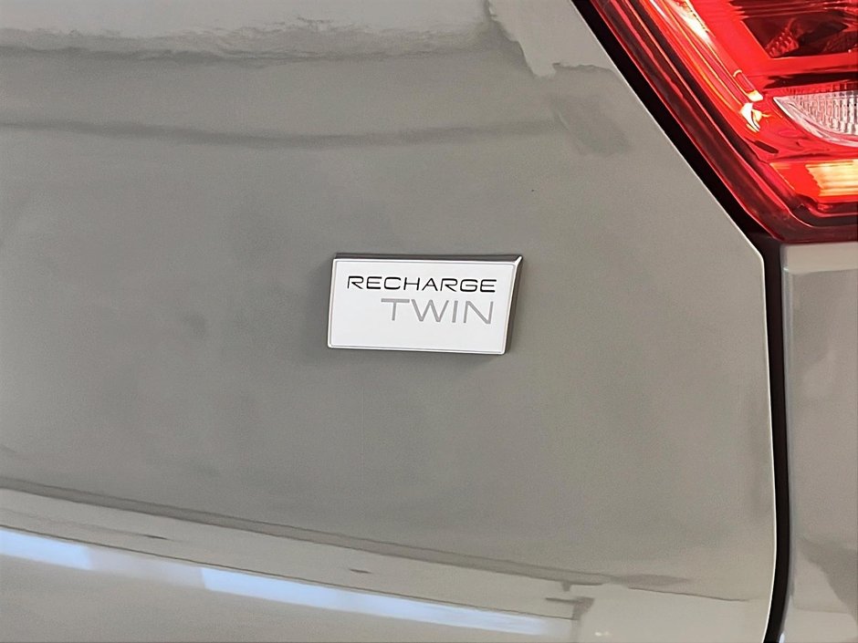 Volvo XC40 TWIN RECHARGE PLUS TOIT PANO NAV 4RM 2023-28