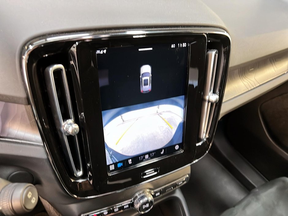 Volvo XC40 TWIN RECHARGE PLUS TOIT PANO NAV 4RM 2023-17