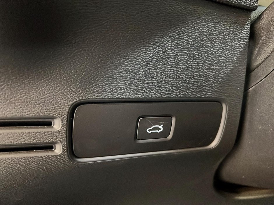 Volvo XC40 TWIN RECHARGE PLUS TOIT PANO NAV 4RM 2023-21