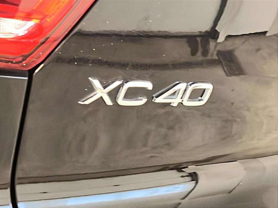 2023 Volvo XC40 B5 PLUS CUIR TOIT PANO NAV 4RM-27