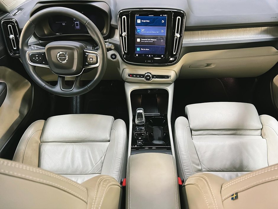 2023 Volvo XC40 B5 PLUS CUIR TOIT PANO NAV 4RM-10