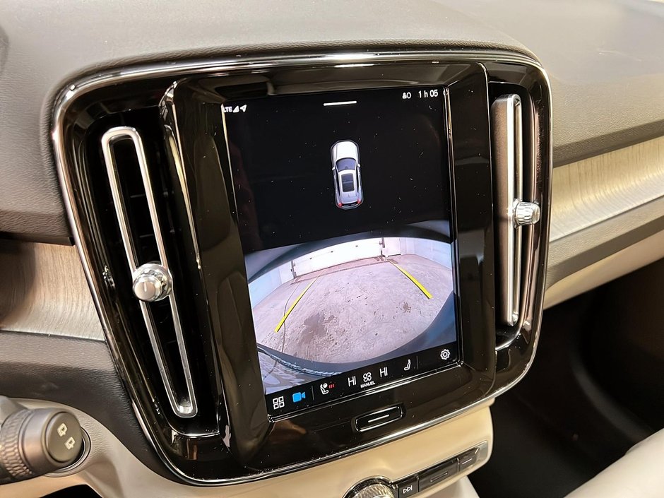 2023 Volvo XC40 B5 PLUS CUIR TOIT PANO NAV 4RM-17