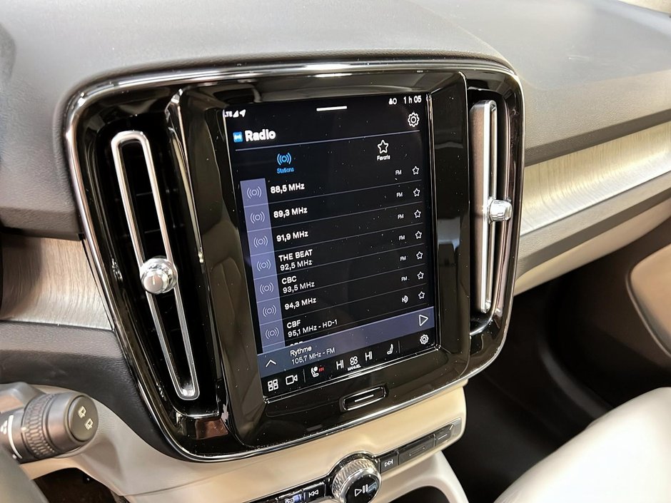 2023 Volvo XC40 B5 PLUS CUIR TOIT PANO NAV 4RM-16