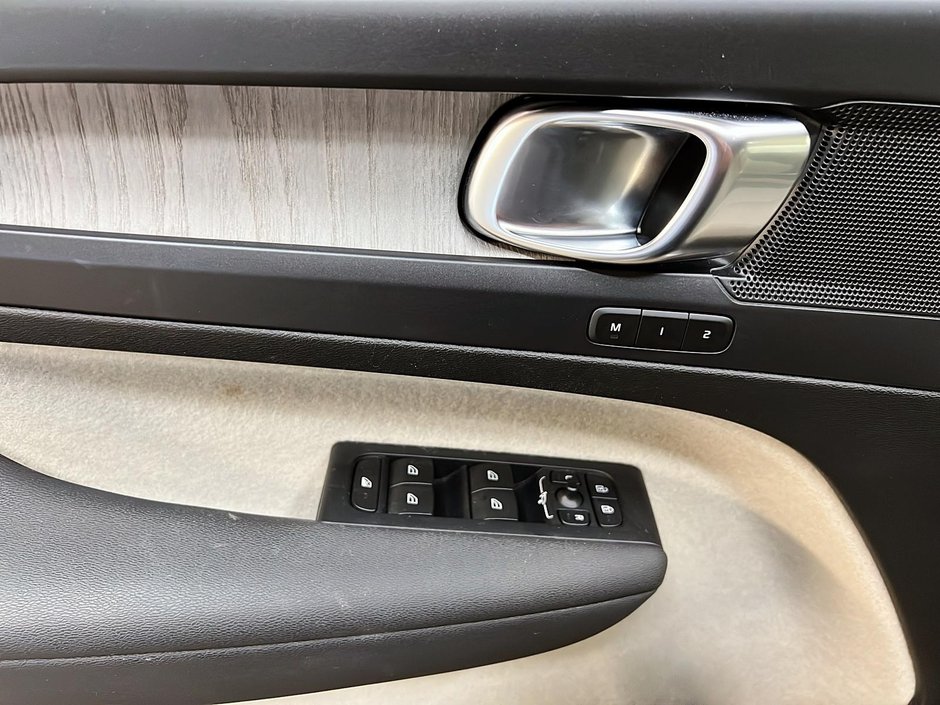 2023 Volvo XC40 B5 PLUS CUIR TOIT PANO NAV 4RM-23