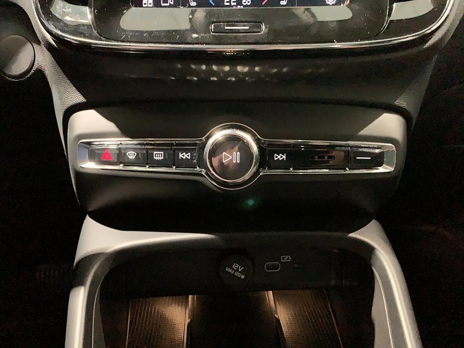 2023 Volvo XC40 RECHARGE ULTIMATE TOIT PANO NAV 4RM-11