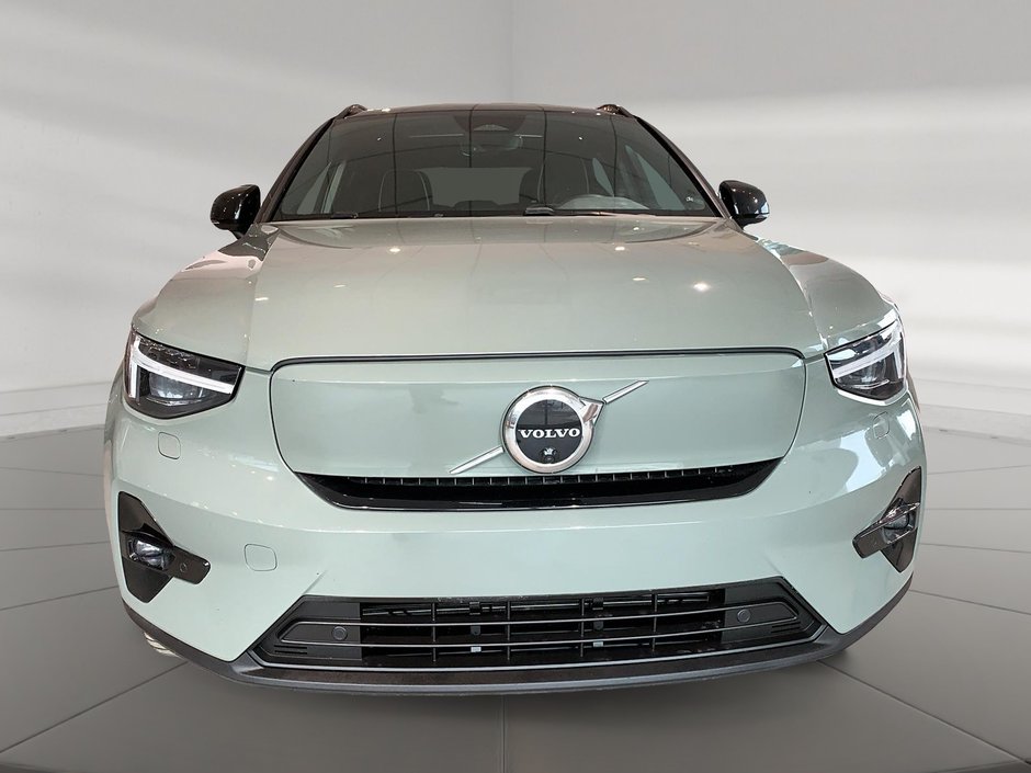2023 Volvo XC40 RECHARGE ULTIMATE TOIT PANO NAV 4RM-1