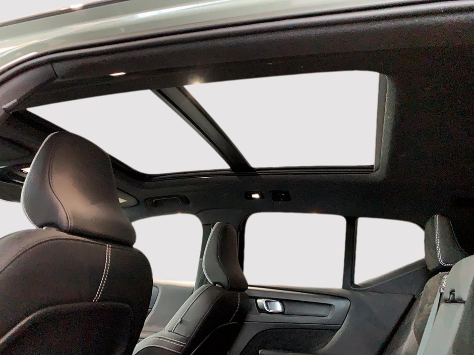 2023 Volvo XC40 RECHARGE ULTIMATE TOIT PANO NAV 4RM-12