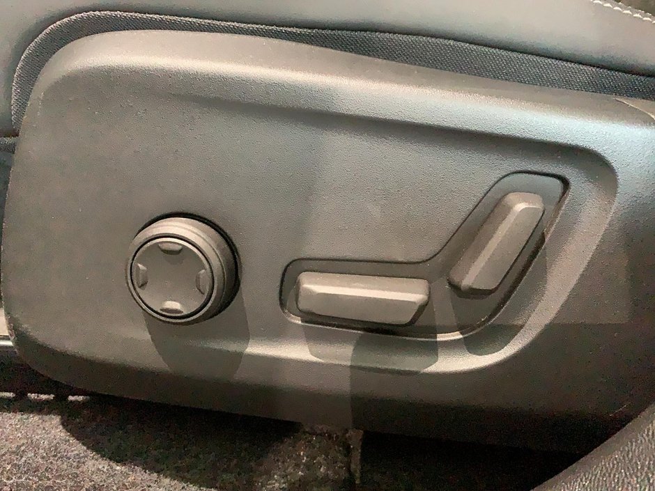 2023 Volvo XC40 RECHARGE ULTIMATE TOIT PANO NAV 4RM-17