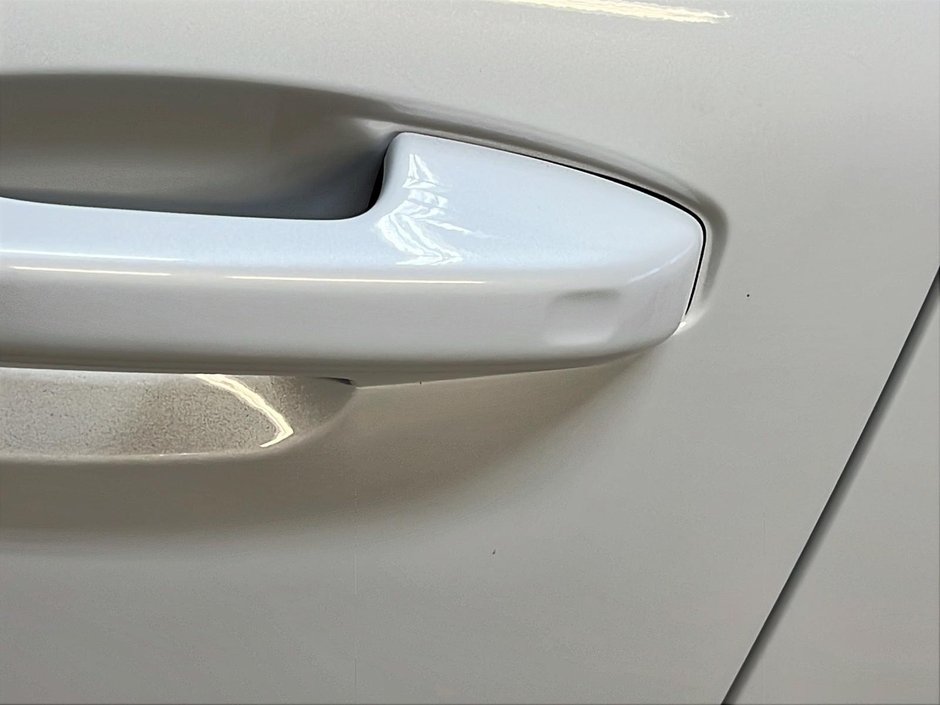 2023 Volvo XC40 ULTIMATE DARK CUIR TOIT PANO NAV 4RM-26