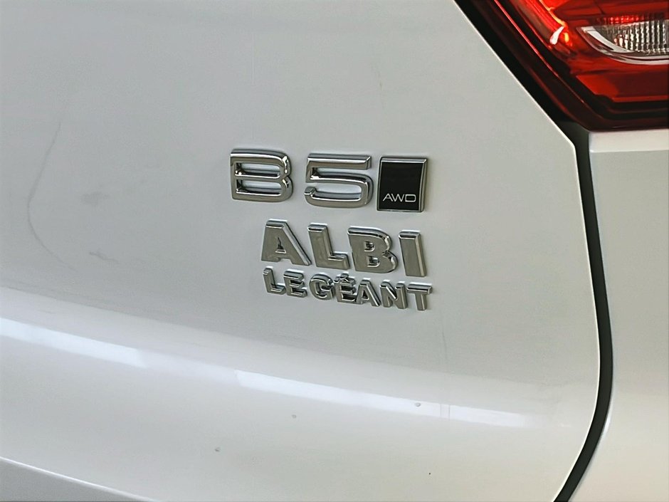 2023 Volvo XC40 ULTIMATE DARK CUIR TOIT PANO NAV 4RM-29