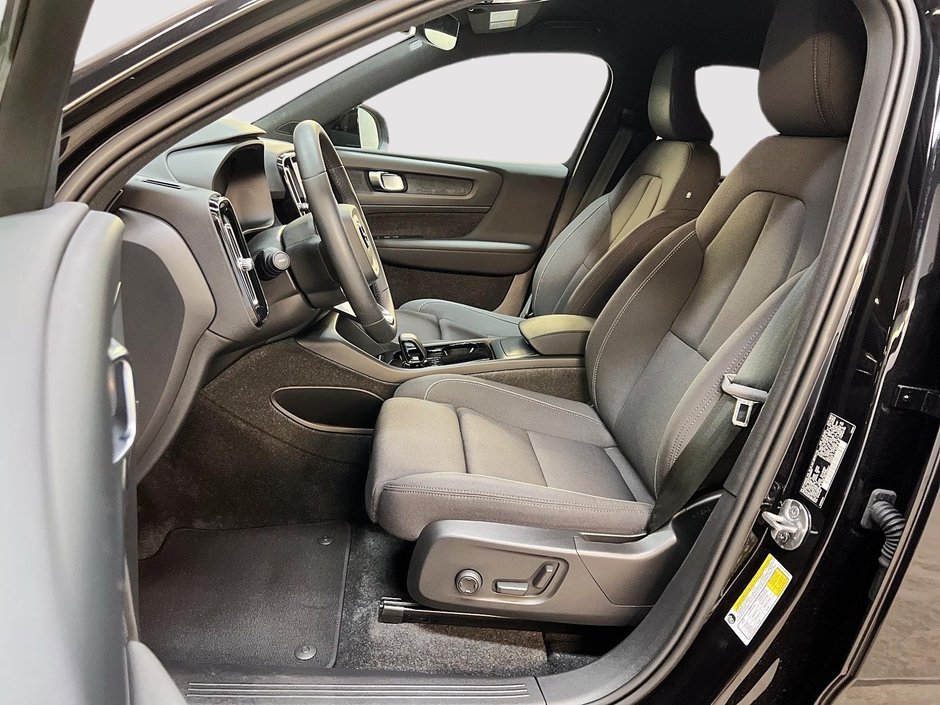2024 Volvo XC40 TWIN RECHARGE CORE NAV 4RM-6