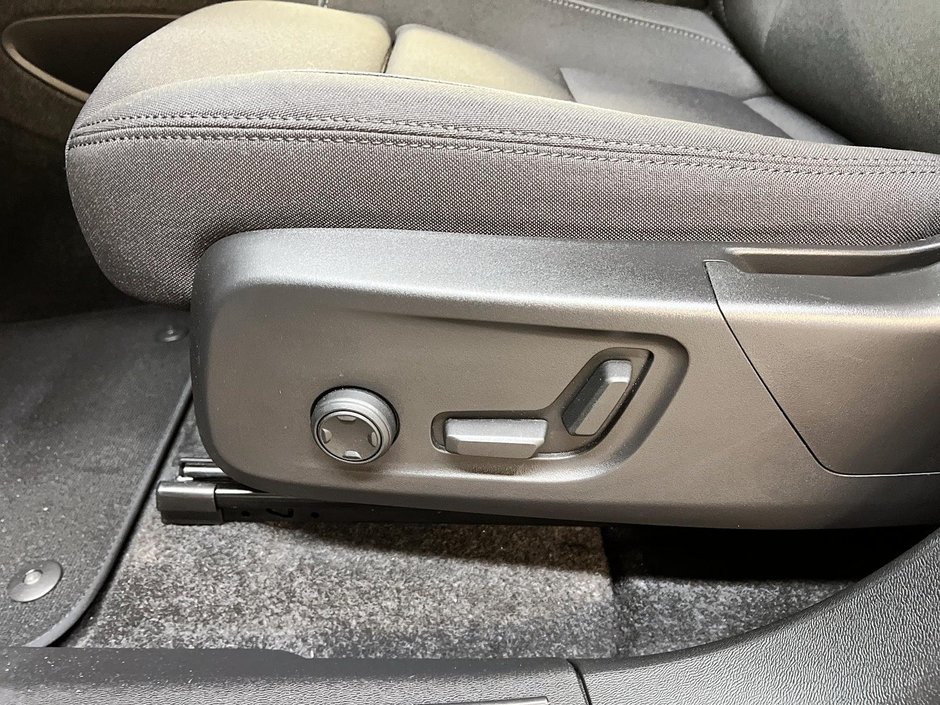 2024 Volvo XC40 TWIN RECHARGE CORE NAV 4RM-22