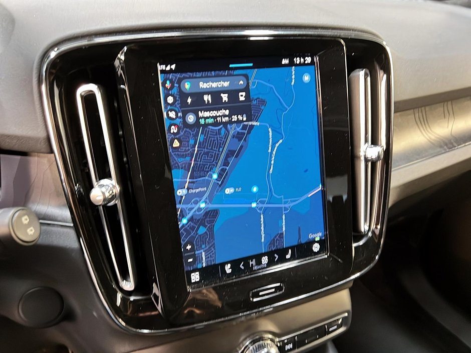 Volvo XC40 RECHARGE TWIN PLUS DARK TOIT PANO NAV 4RM 2024-18