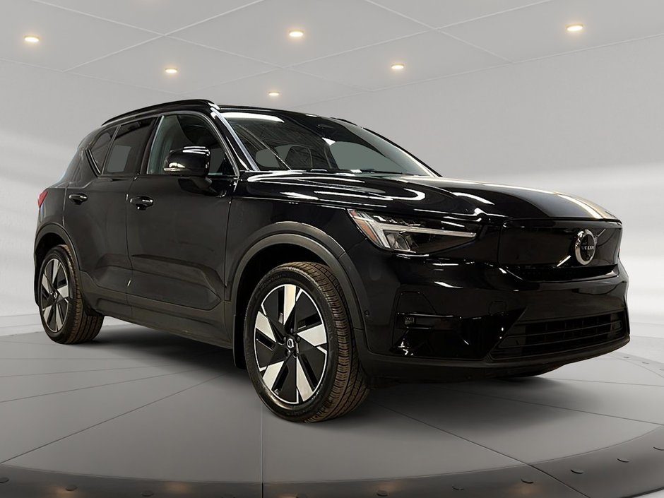 Volvo XC40 RECHARGE TWIN PLUS DARK TOIT PANO NAV 4RM 2024-2