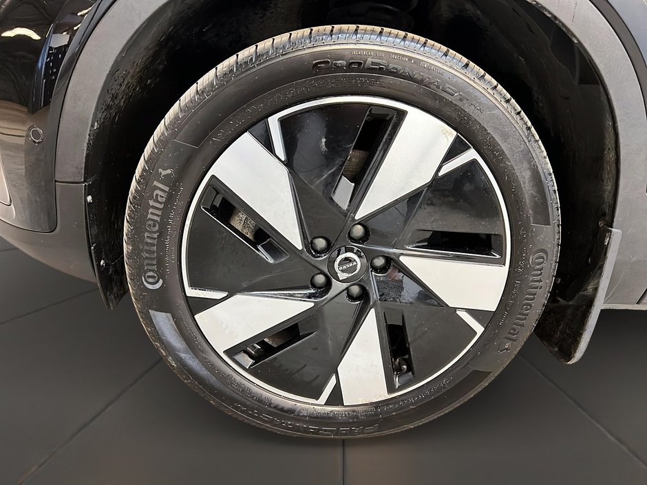 Volvo XC40 RECHARGE TWIN PLUS DARK TOIT PANO NAV 4RM 2024-29