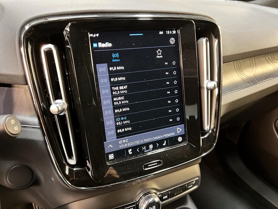 Volvo XC40 RECHARGE TWIN PLUS DARK TOIT PANO NAV 4RM 2024-16