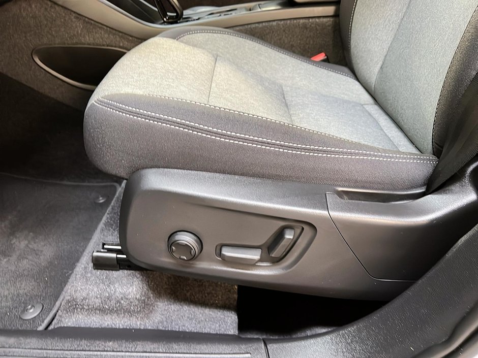 2024 Volvo XC40 B5 CORE NAV 4RM-24