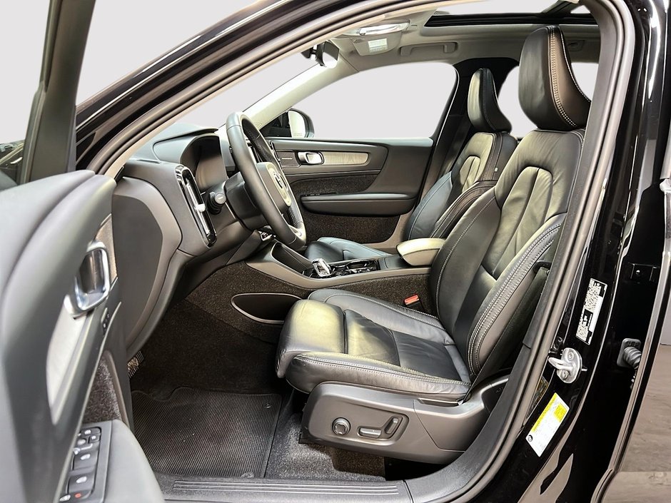 2024 Volvo XC40 B5 ULTIMATE CUIR TOIT PANO NAV 4RM-6