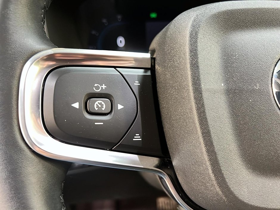 2024 Volvo XC40 B5 ULTIMATE CUIR TOIT PANO NAV 4RM-21