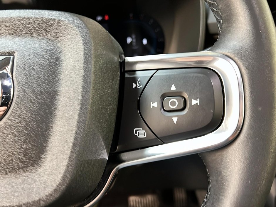 2024 Volvo XC40 B5 ULTIMATE CUIR TOIT PANO NAV 4RM-20