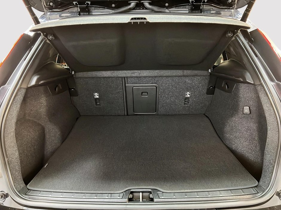 2024 Volvo XC40 B5 ULTIMATE CUIR TOIT PANO NAV 4RM-12