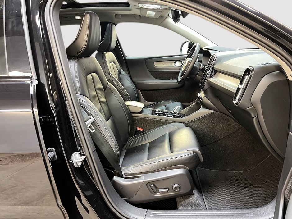2024 Volvo XC40 B5 ULTIMATE CUIR TOIT PANO NAV 4RM-7