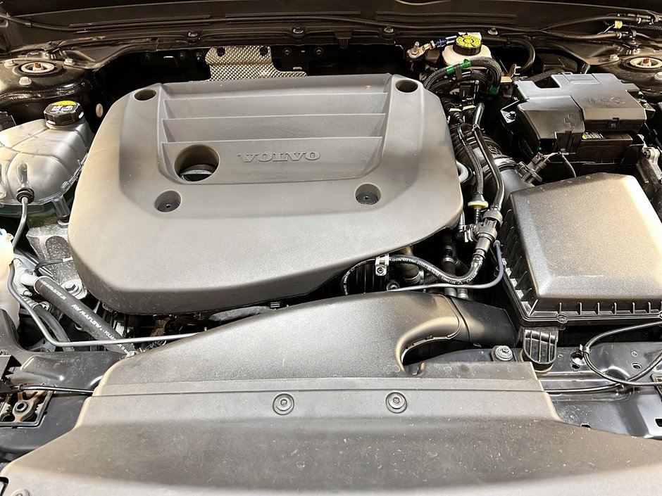 2024 Volvo XC40 B5 ULTIMATE CUIR TOIT PANO NAV 4RM-11