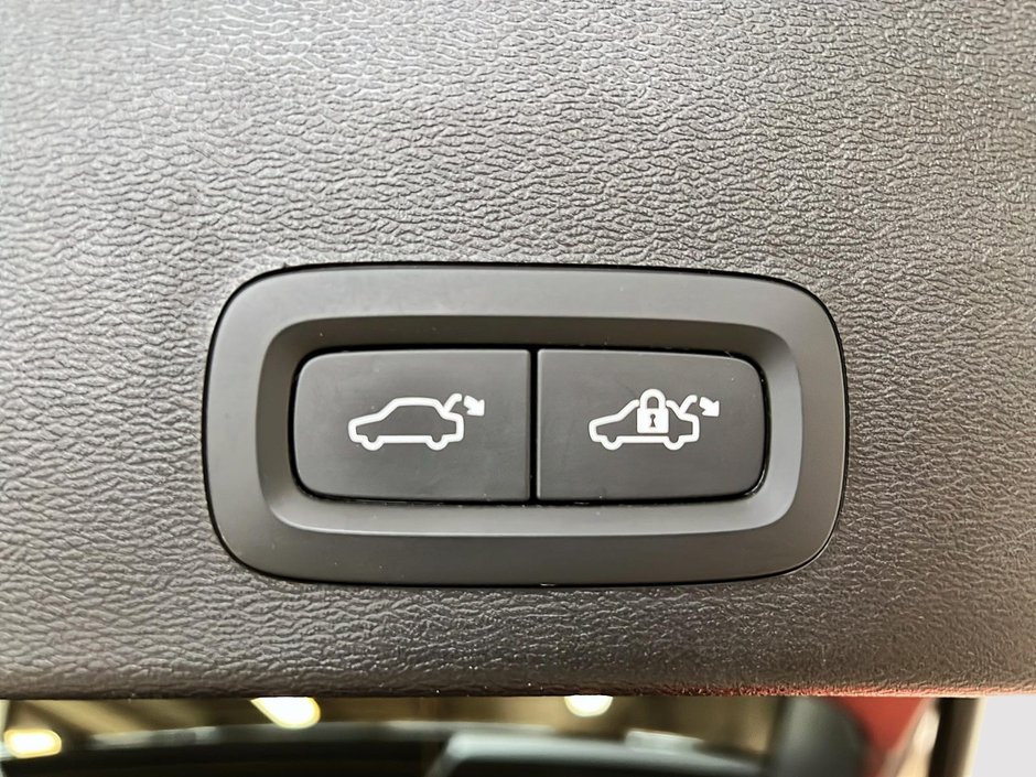 2024 Volvo XC40 B5 ULTIMATE CUIR TOIT PANO NAV 4RM-13