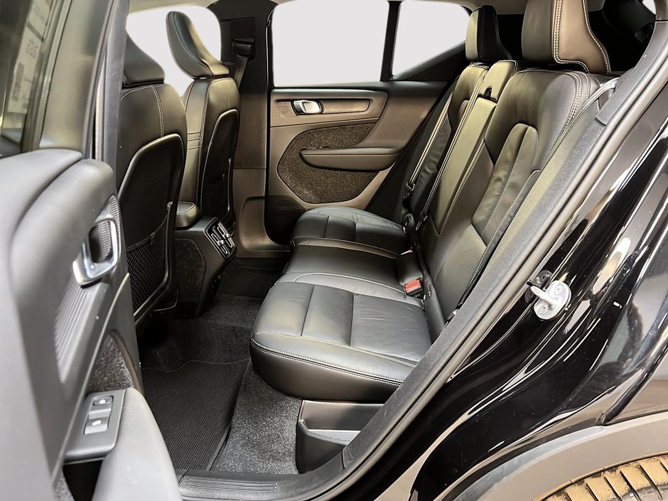 2024 Volvo XC40 B5 ULTIMATE CUIR TOIT PANO NAV 4RM-8