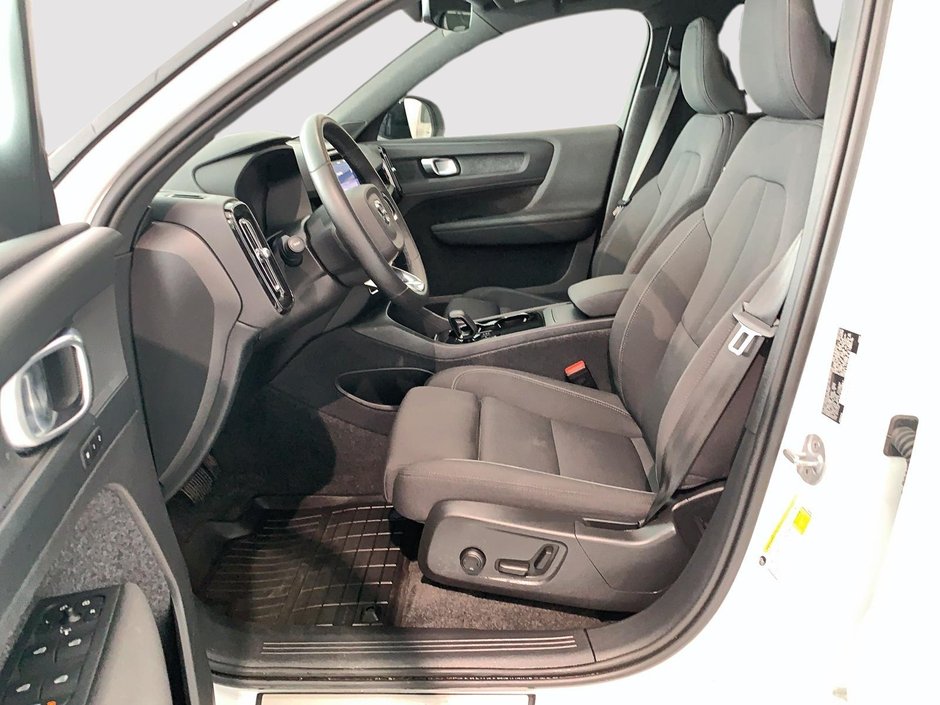 Volvo XC40 TWIN RECHARGE CORE NAV 4RM 2024-6