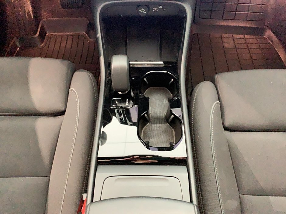 Volvo XC40 TWIN RECHARGE CORE NAV 4RM 2024-11