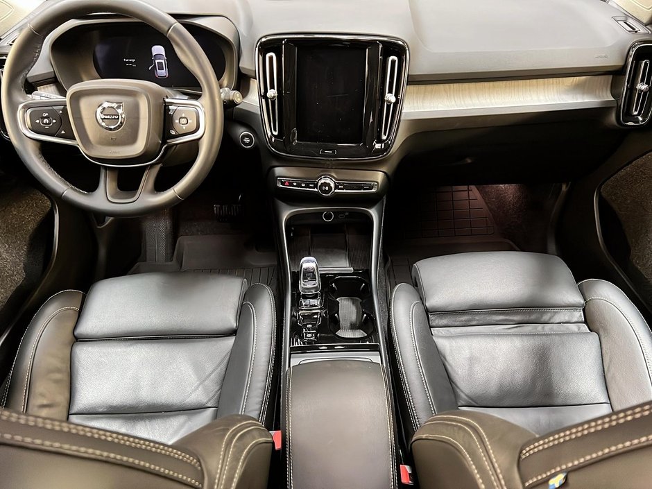 2024 Volvo XC40 B5 PLUS CUIR TOIT PANO NAV 4RM-10