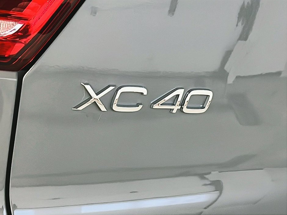 2024 Volvo XC40 B5 PLUS CUIR TOIT PANO NAV 4RM-27